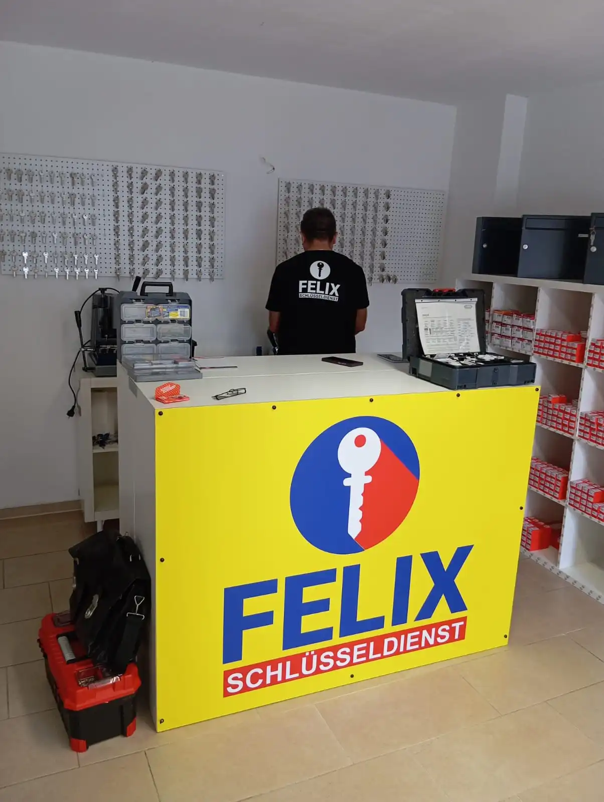 Schlüsseldienst-Werkstatt für Gewerbe und Schließanlagen am Großmarkt